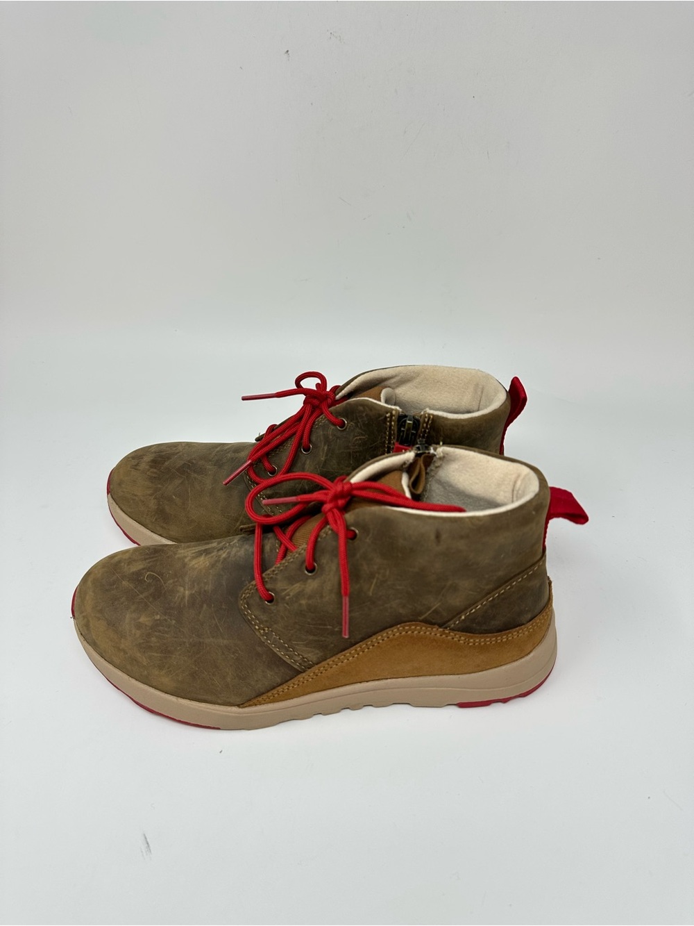 UGG Kids Canoe III Weather Waterproof Fashion Suede Boots Size 5